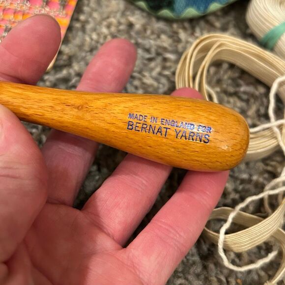 VTG Mixed LOT Craft Sewing Stitching Supplies button ribbons hooks zipper books - Picture 9 of 15